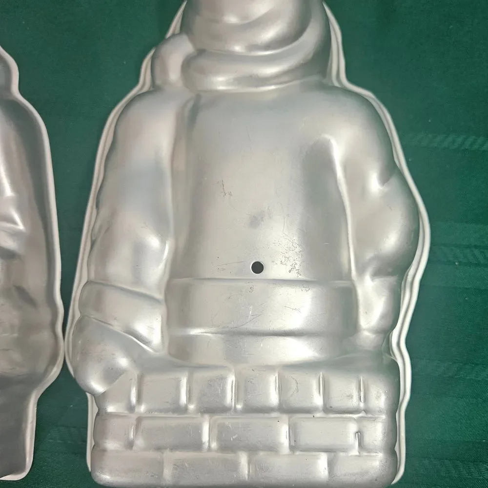 Vintage Aluminum 3D Santa-in-a-Chimney Cake Pan